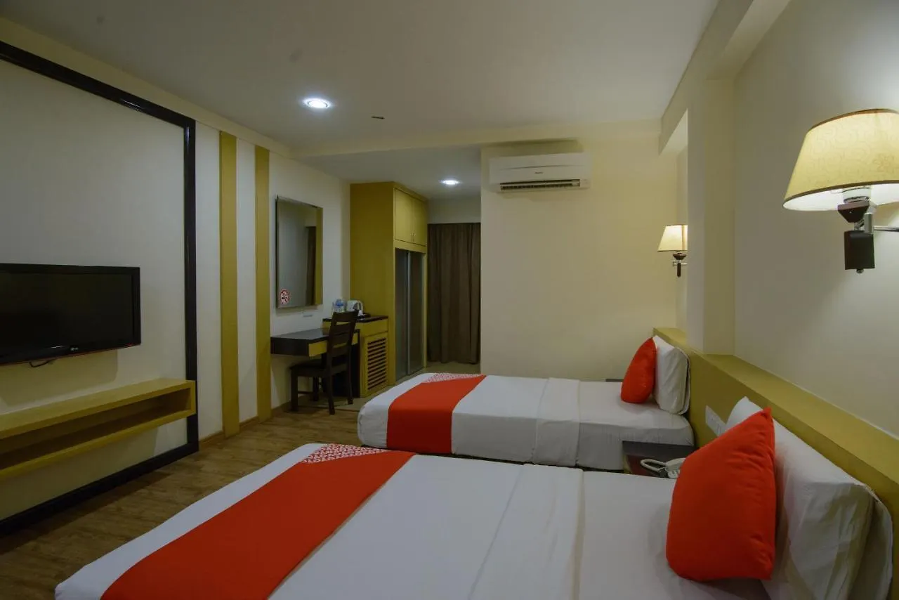 Oyo 371 Grand Eastern Hotel Kota Kinabalu 2*,